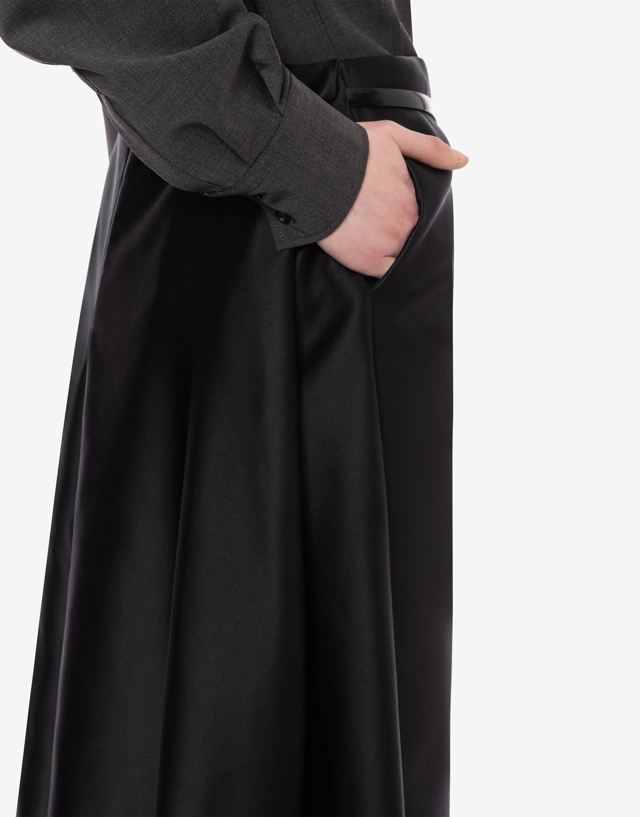 Long skirt in duchess satin with train