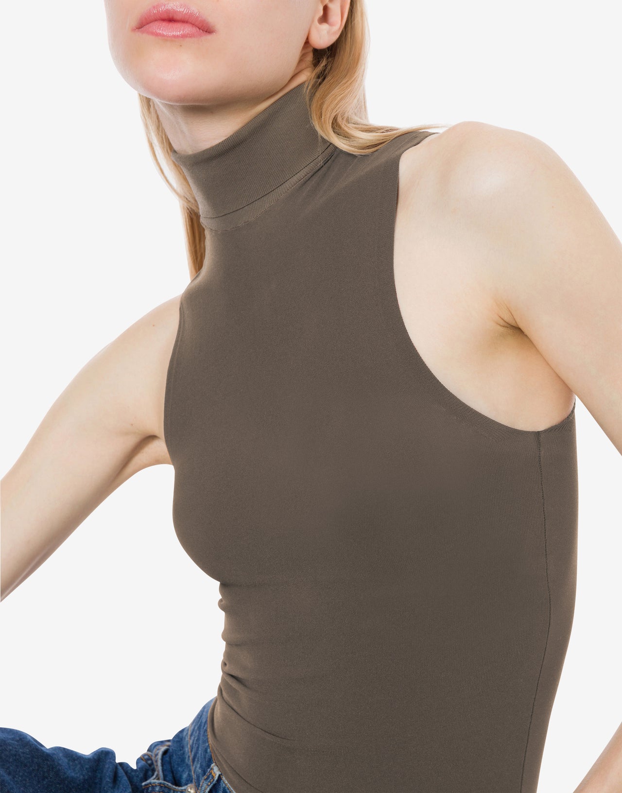 High-necked stretch fabric top